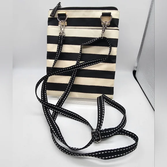 Scout Crossbody Purse - Picture 2 of 4